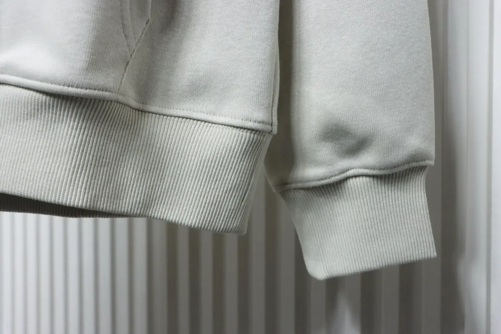 LO Hooded sweatshirt with hollowed-out, laminated lettering XXL - Image 9