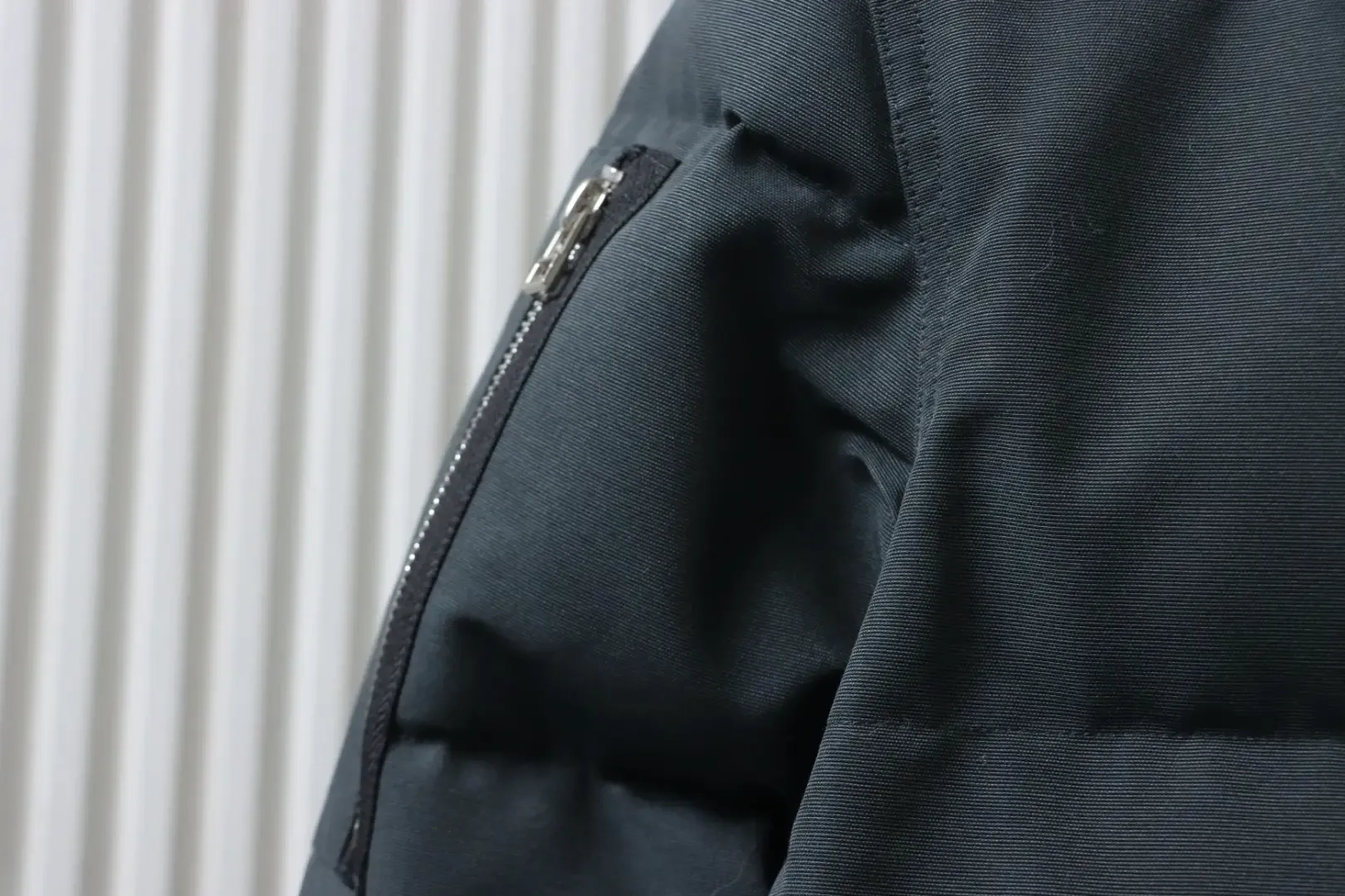 M00Se Knuck1Es Classic Men'S Down Jacket - Image 28