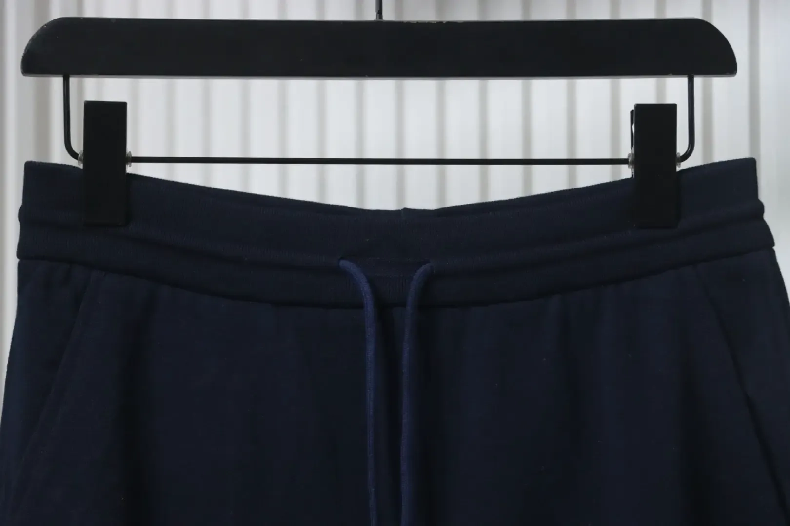 TB New Yarn-Dyed Vertical Leg Trousers - Image 3