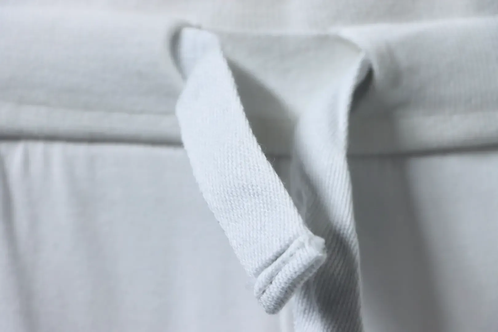 TB yarn-dyed four-bar drawstring trousers - Image 4