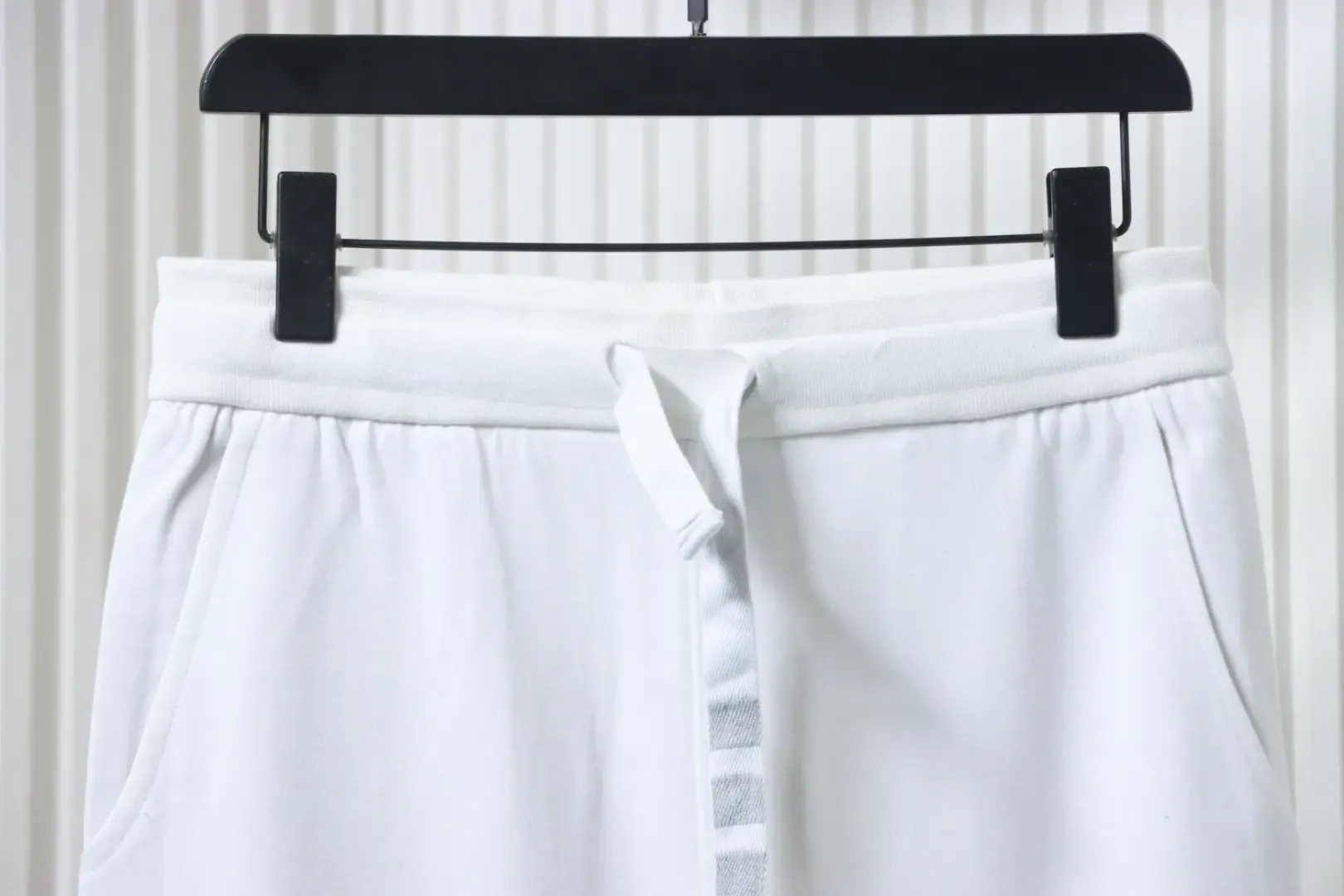 TB yarn-dyed four-bar drawstring trousers - Image 10