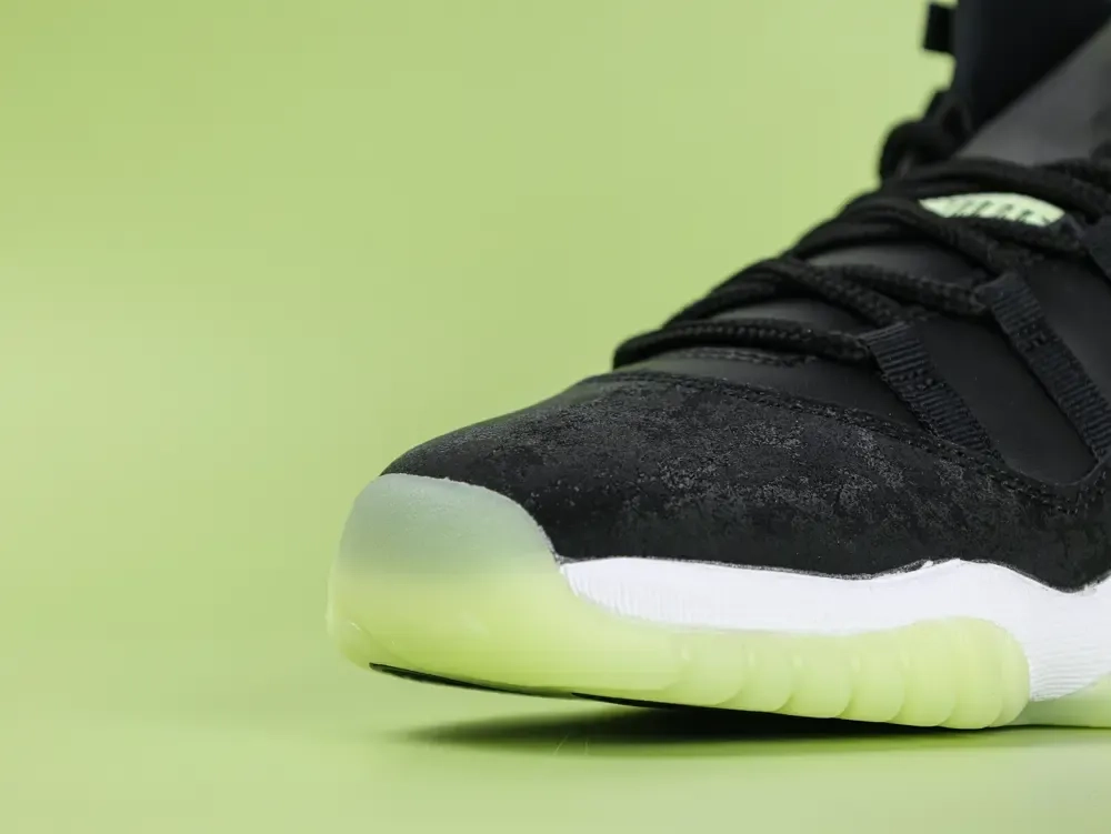 Air Jordan 11 Retro GS Inner Beast Top - Image 4