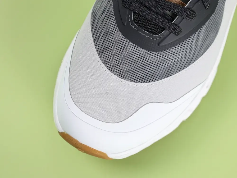 On Running x L0.ewe Cloudtilt 2 Black and White - Image 8