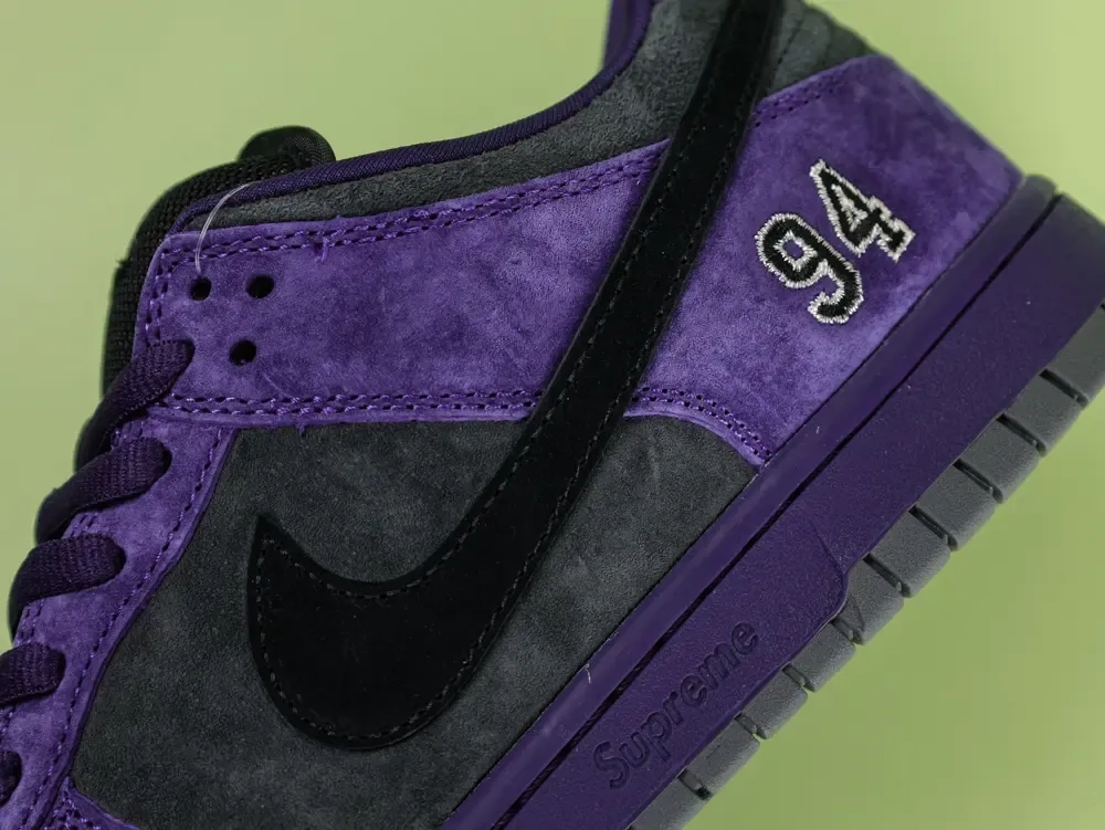 SB Dunk Low Supreme 94 Ink - Image 9