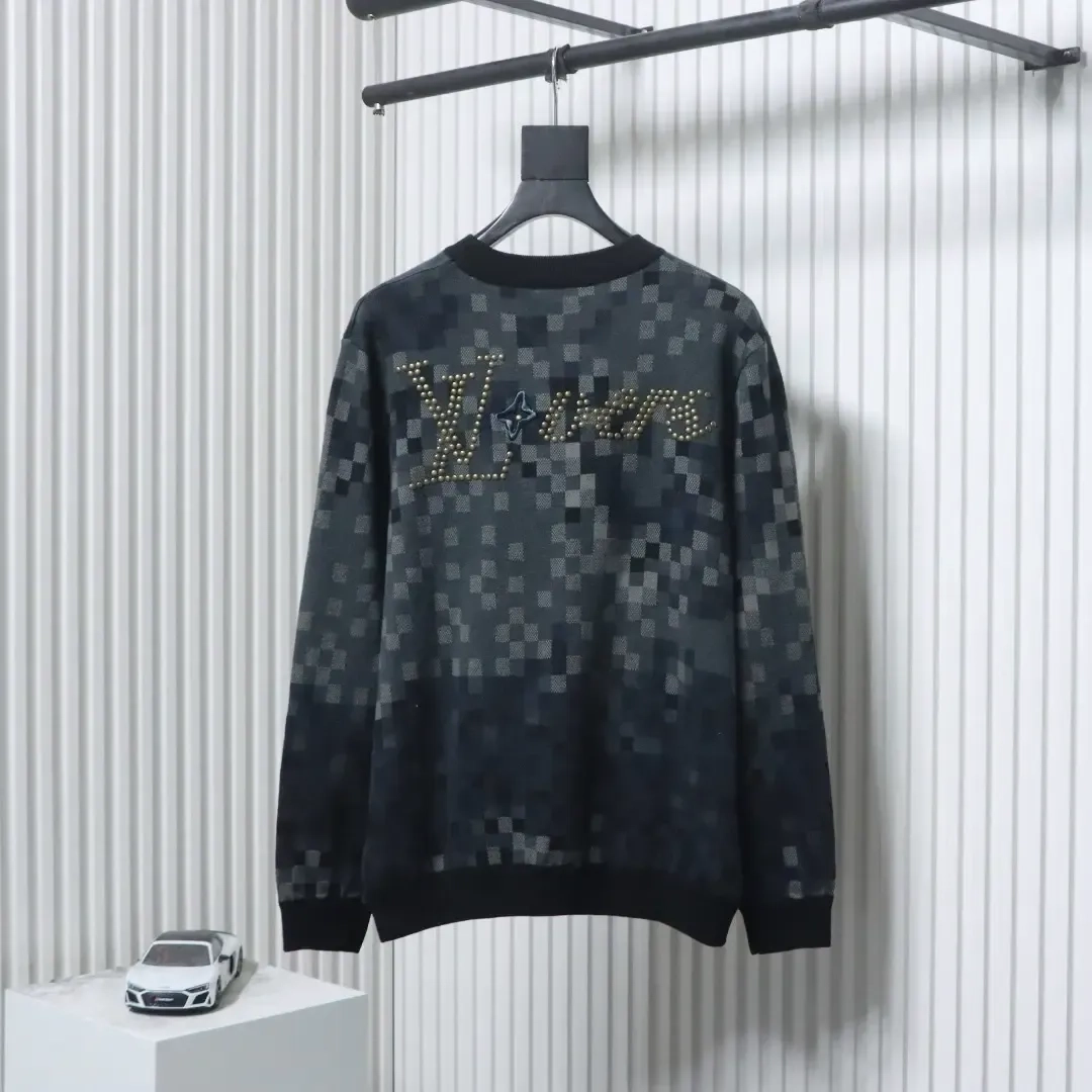 Sweater With Mosaic Pattern Round Neck And Back Studs - Image 15
