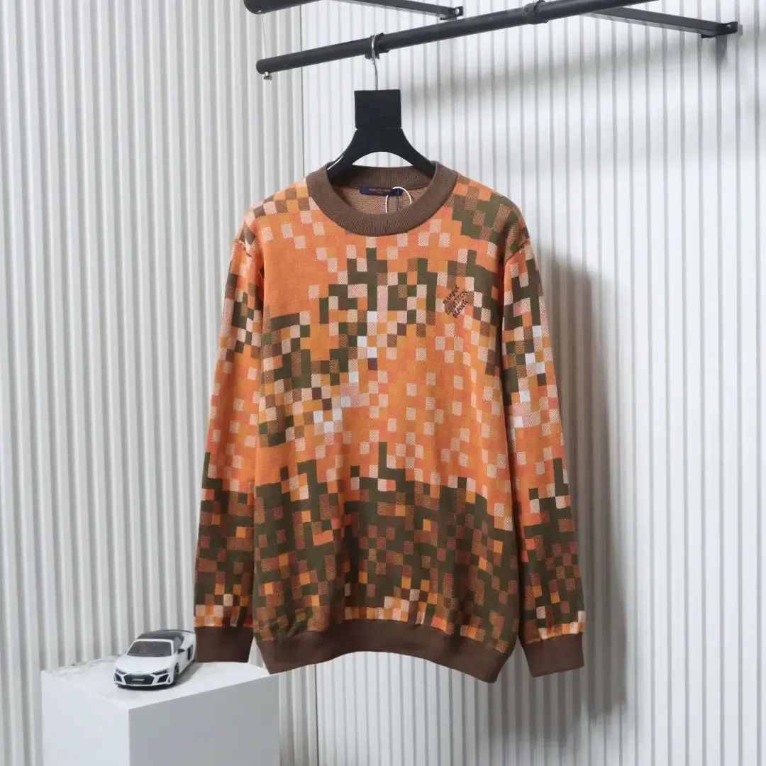 Sweater With Mosaic Pattern Round Neck And Back Studs