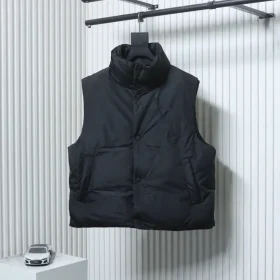 AMI 25Fw Down Vest With Heart Embossing