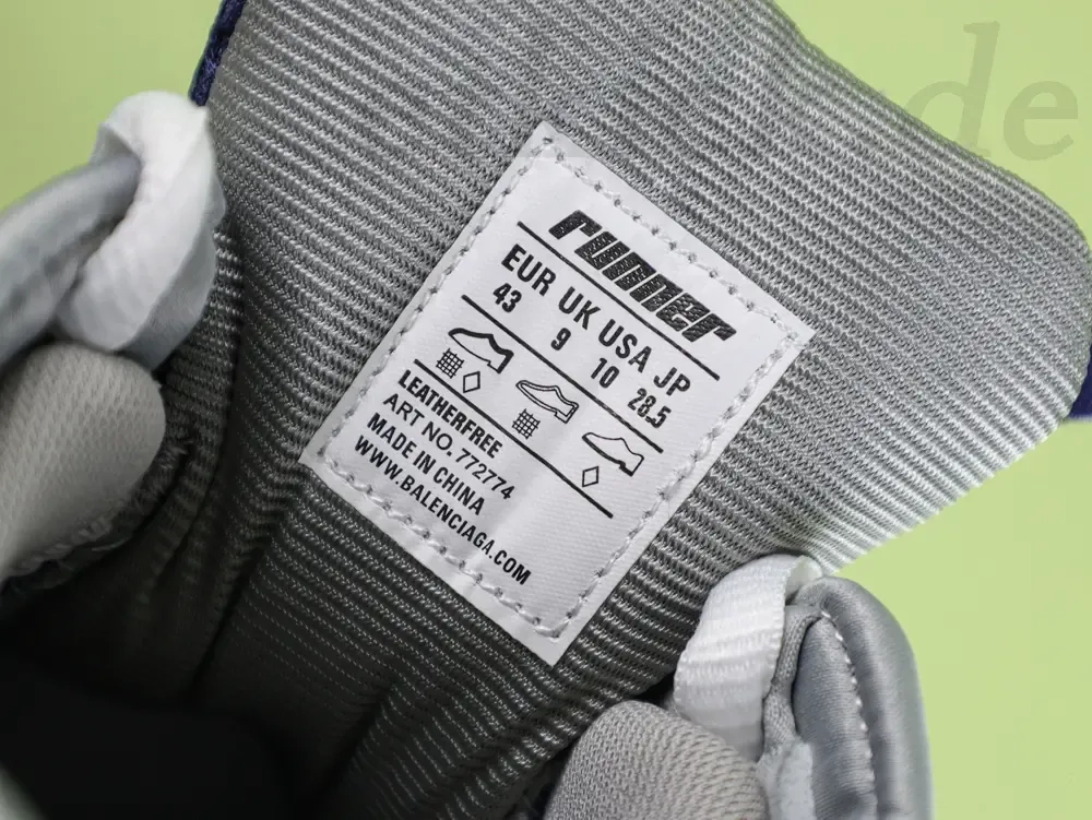 Balenciaga Mens Running Shoes With A Gradient Color Design In Navy Blue Red And Gray - etkick reps au