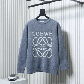 Jacquard Logo Knitted Sweater With A Round Neckline