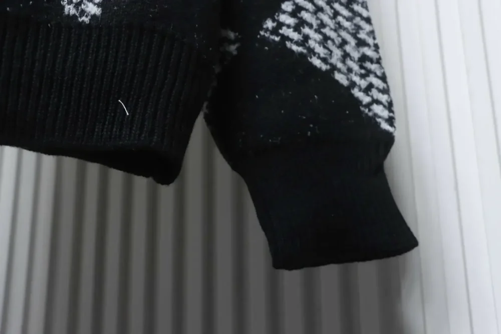 Knit Sweater With Checkerboard Pattern And Geometric Structure - ETKICK ...