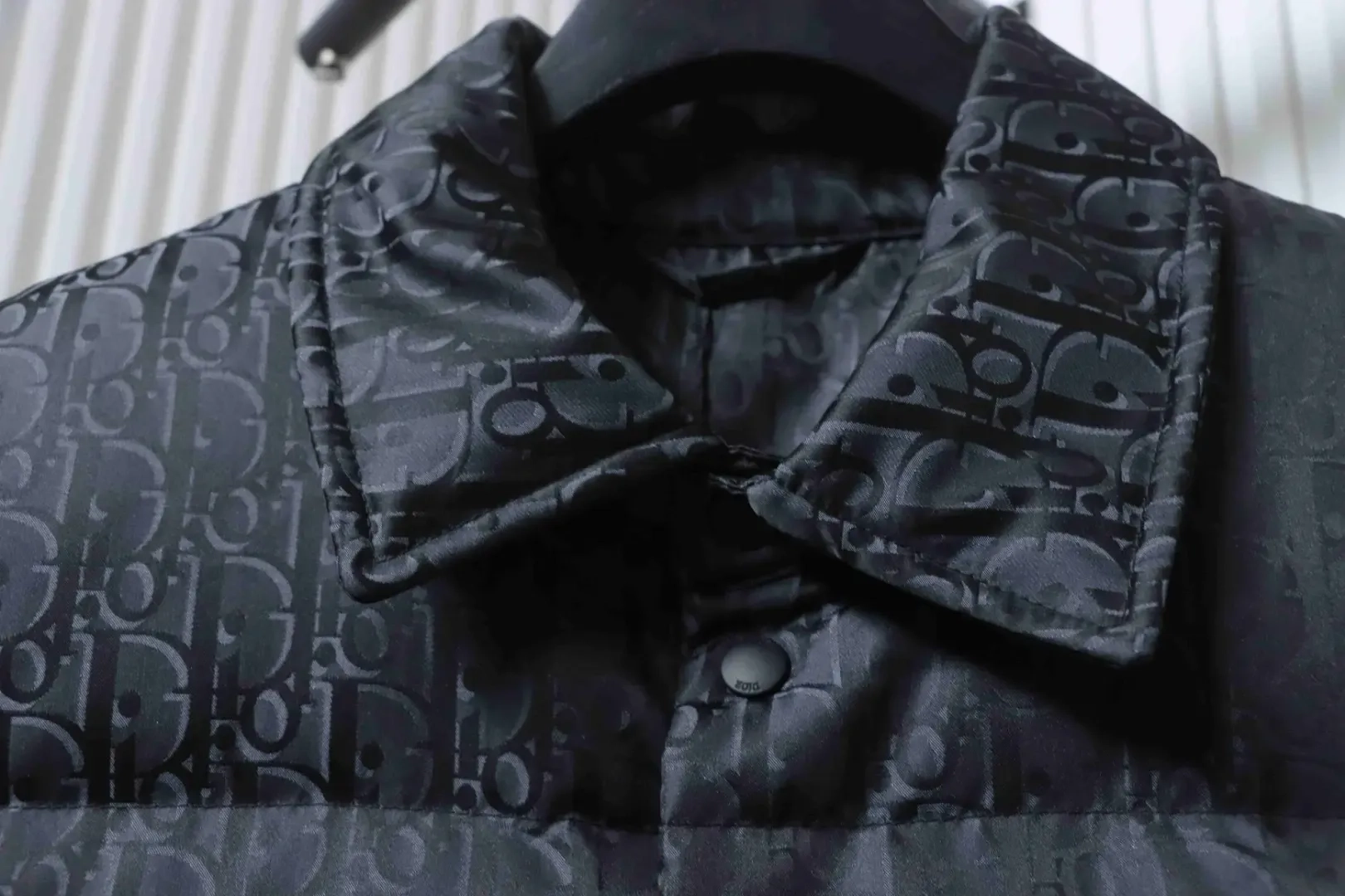 New Down Jacket With Monogrammed Jacquard Fabric Collar - etkick reps au