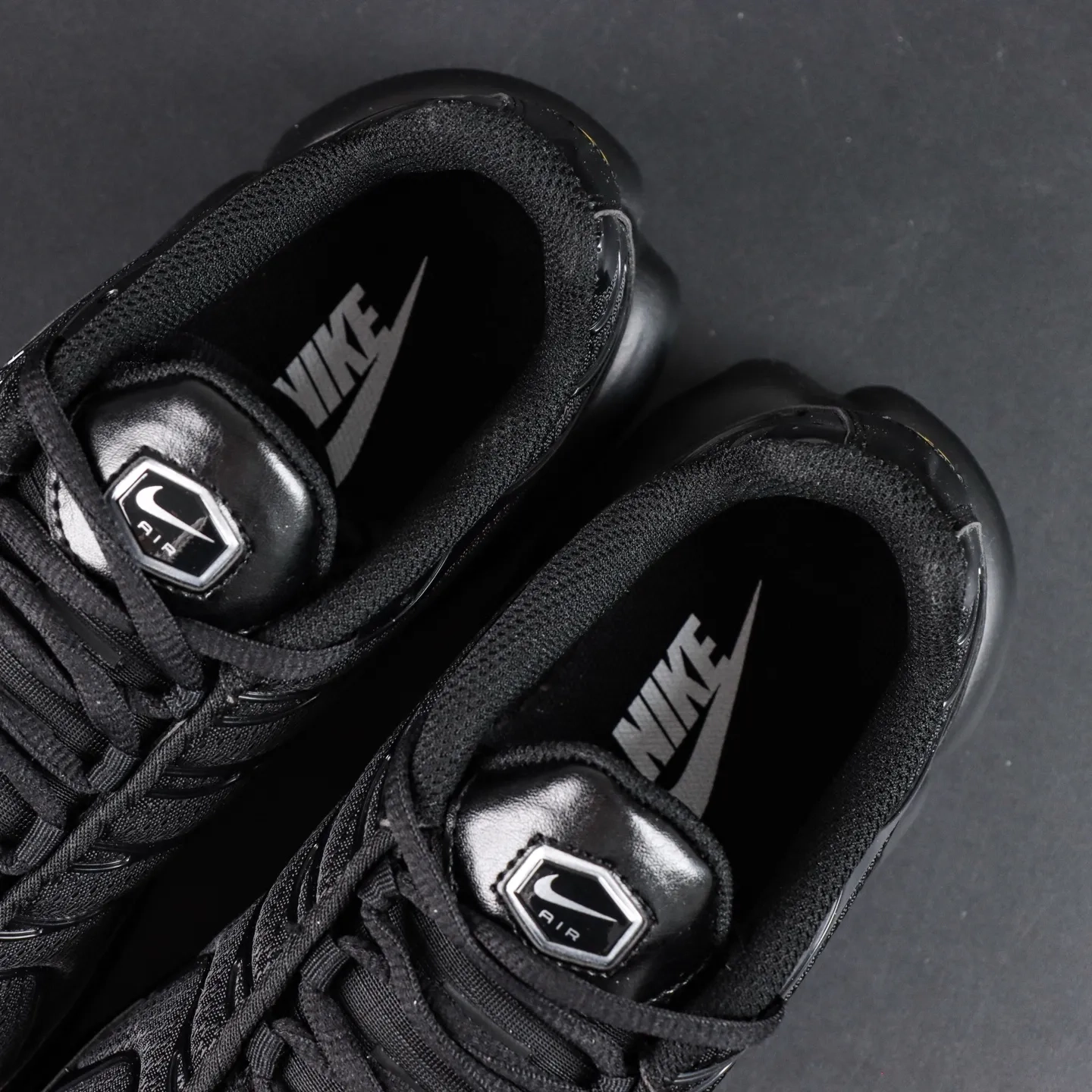 Air Max Plus TN Retro Running Shoes with Cushioning Black - etkick reps au