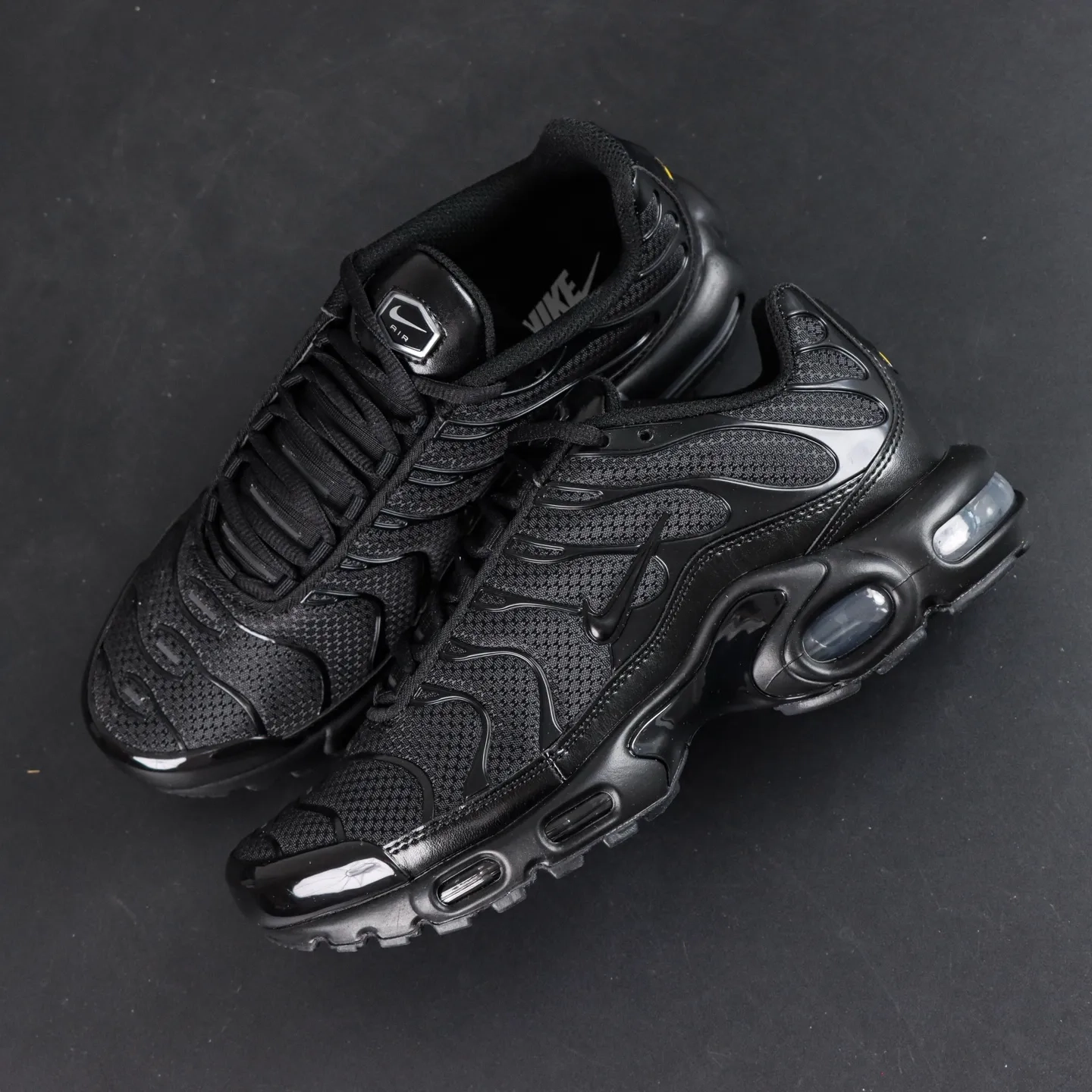 Air Max Plus TN Retro Running Shoes with Cushioning Black - etkick reps au