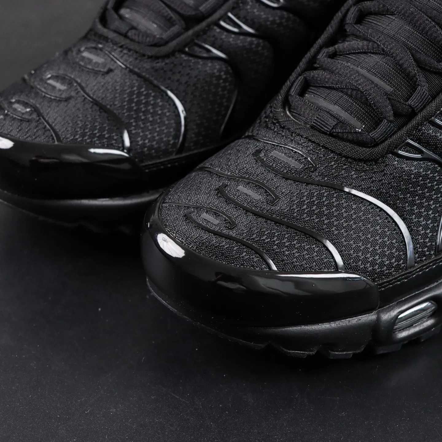 Air Max Plus TN Retro Running Shoes with Cushioning Black - etkick reps au