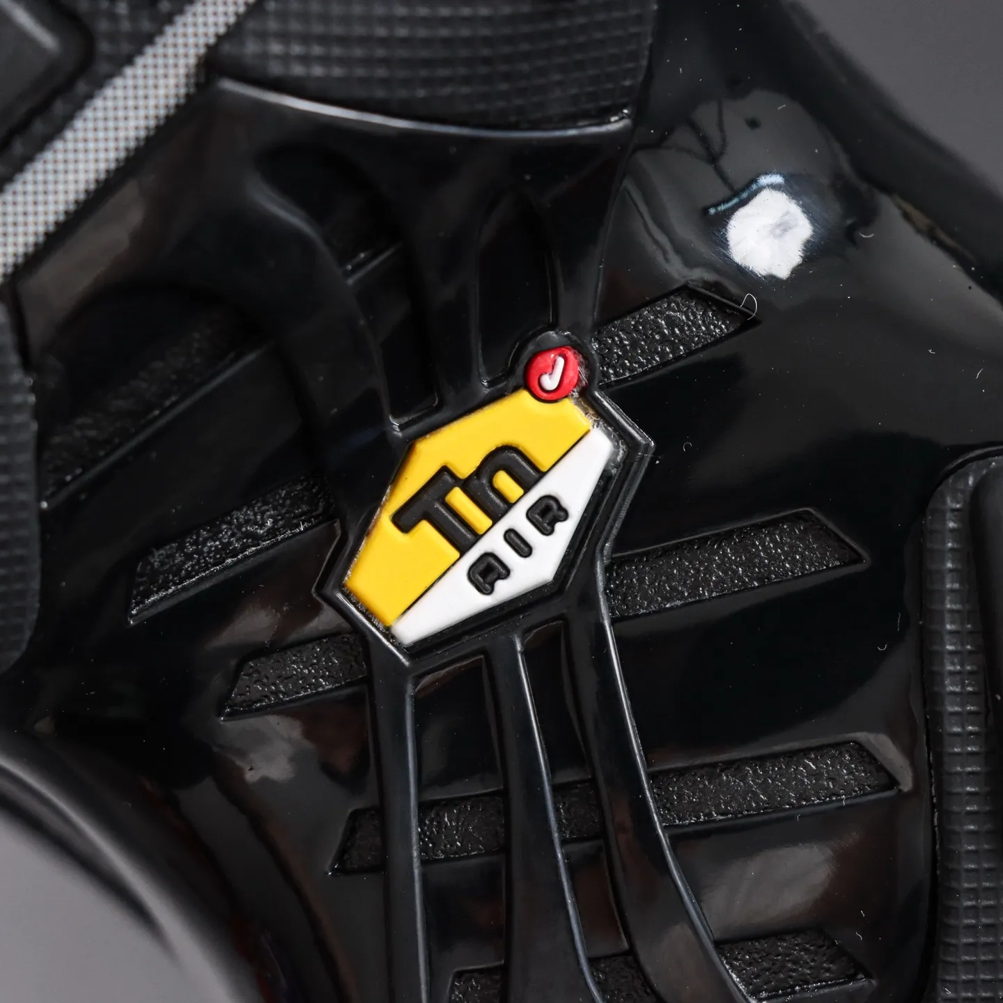 Air Max Plus TN Retro Running Shoes with Cushioning Black - etkick reps au