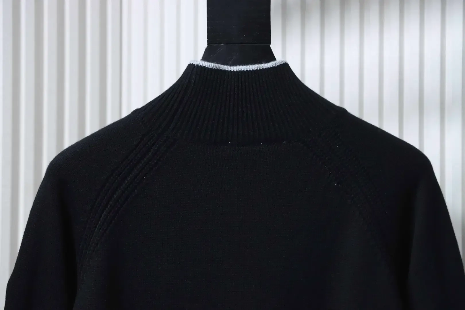 Moncler Logo Turtleneck Sweater With Long Sleeves - etkick reps au
