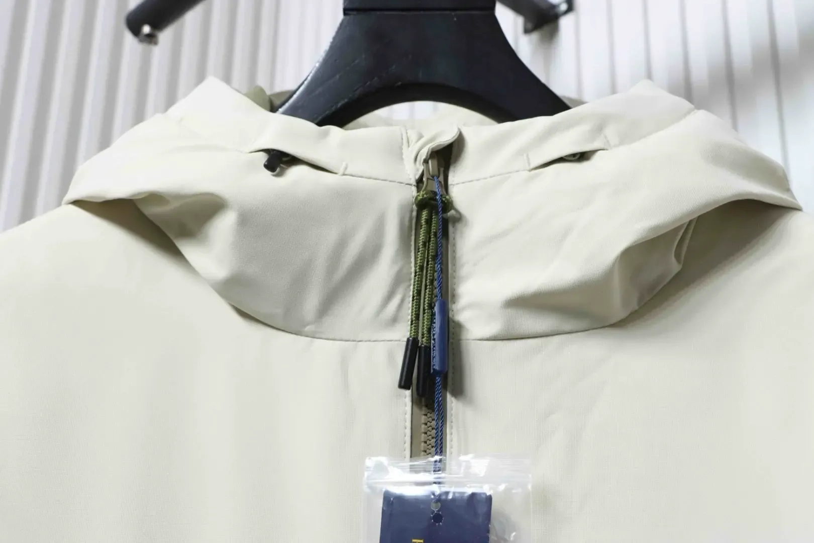 Ralph Lauren Down Jacket With Hood And Embroidered Logo - etkick reps au