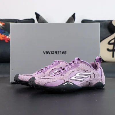 Balenciaga 21. Generation Montag Ultra Lila
