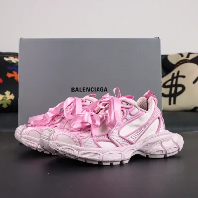 Balenciaga 3XL Used-Look Platform Sneakers with Round Toe and Laces in Pink