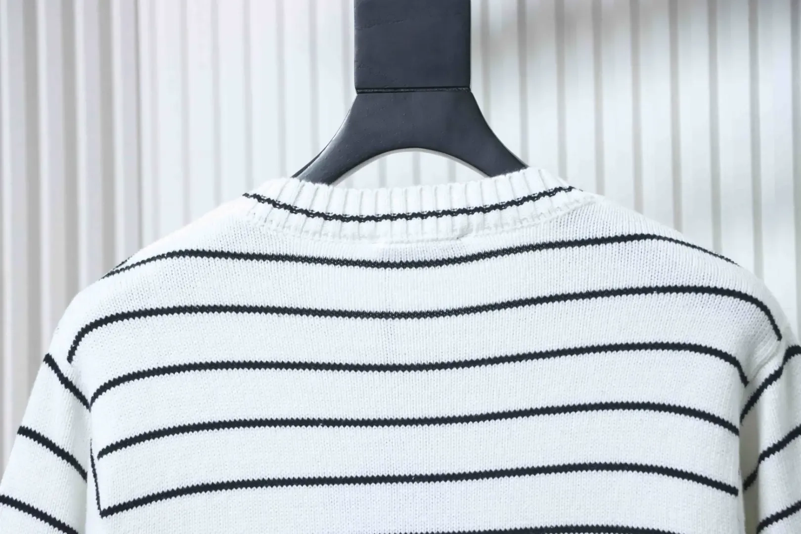 International Gestreifter Pullover - Image 4