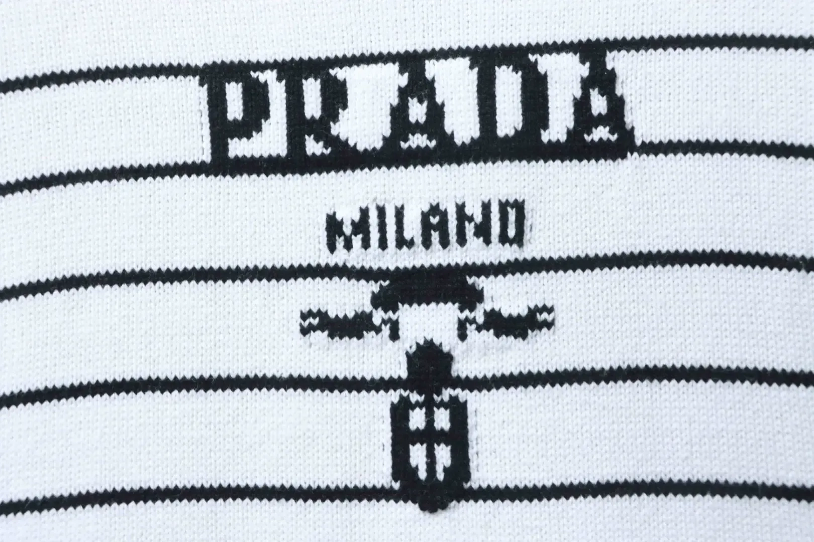 International Gestreifter Pullover - Image 7