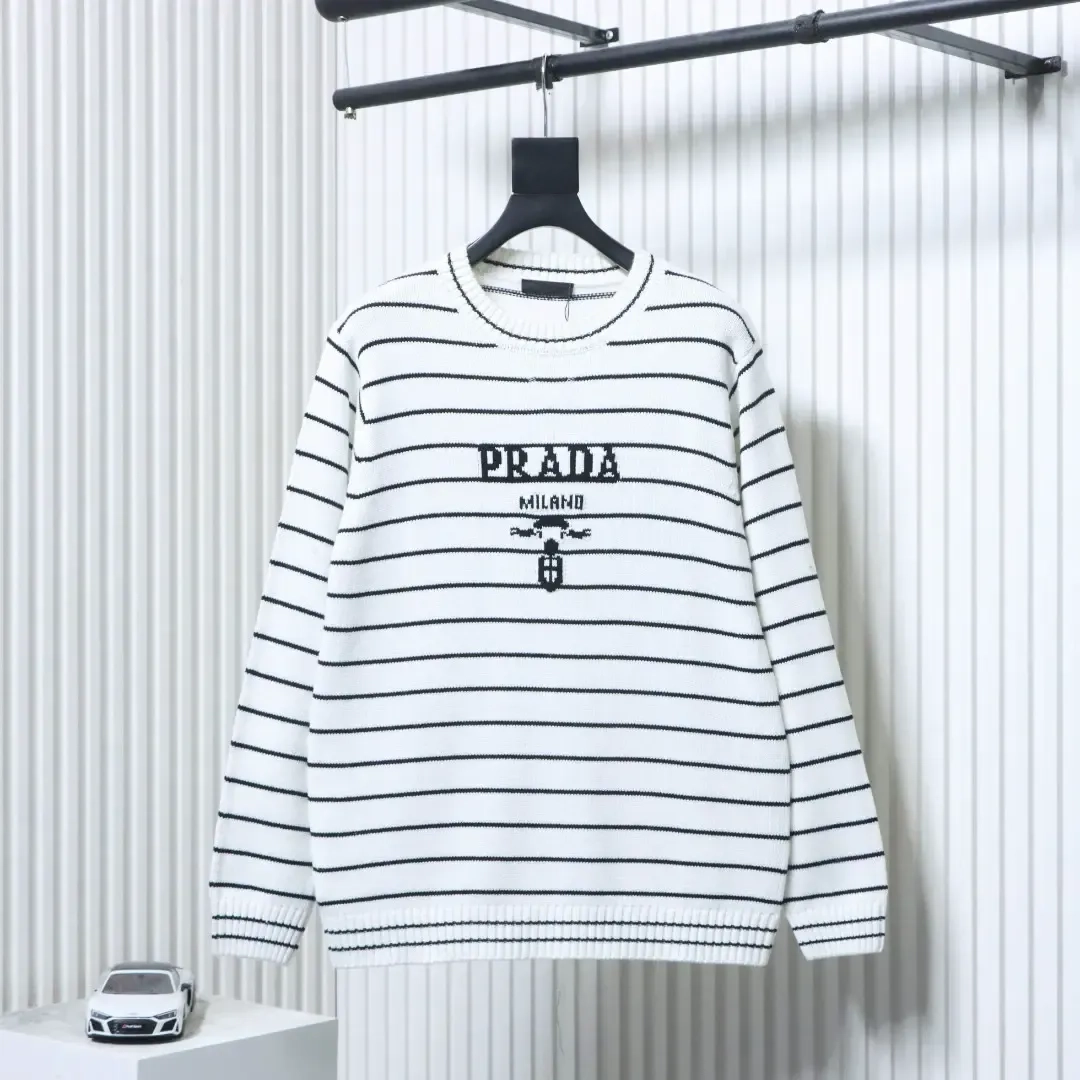 International Gestreifter Pullover