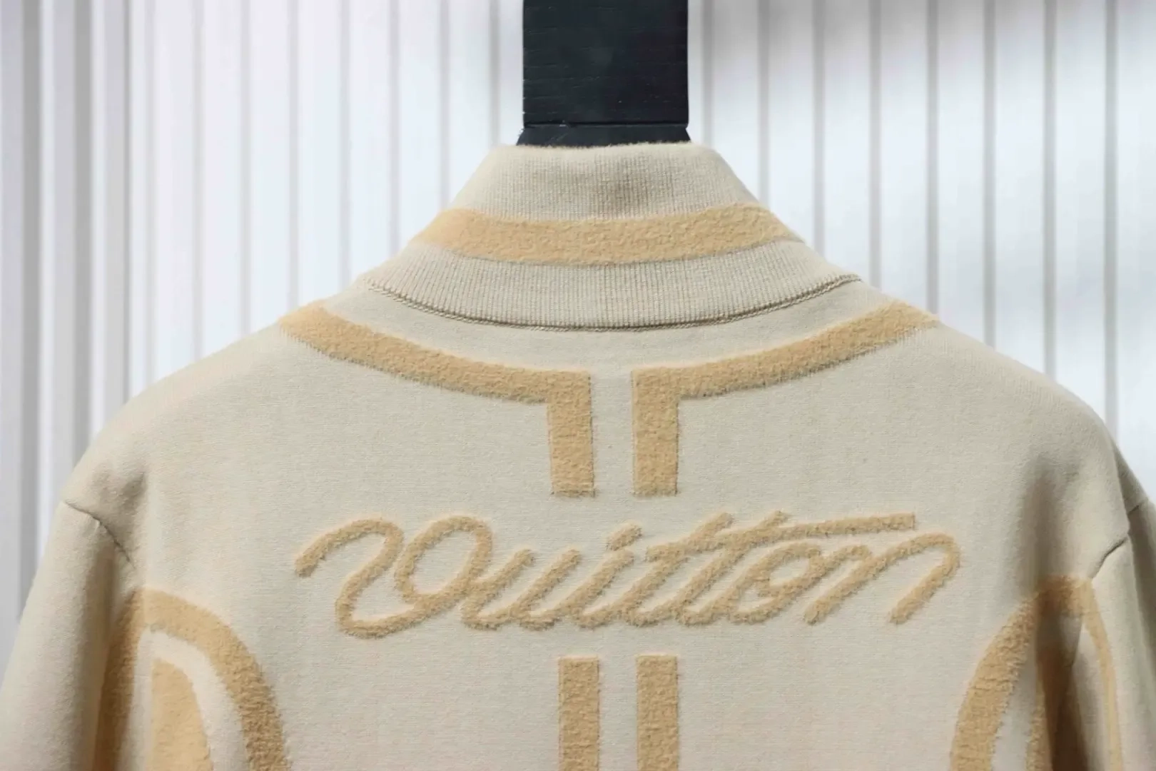 Patchwork Coat Made Of Contrasting Jacquard Fabric - Image 4