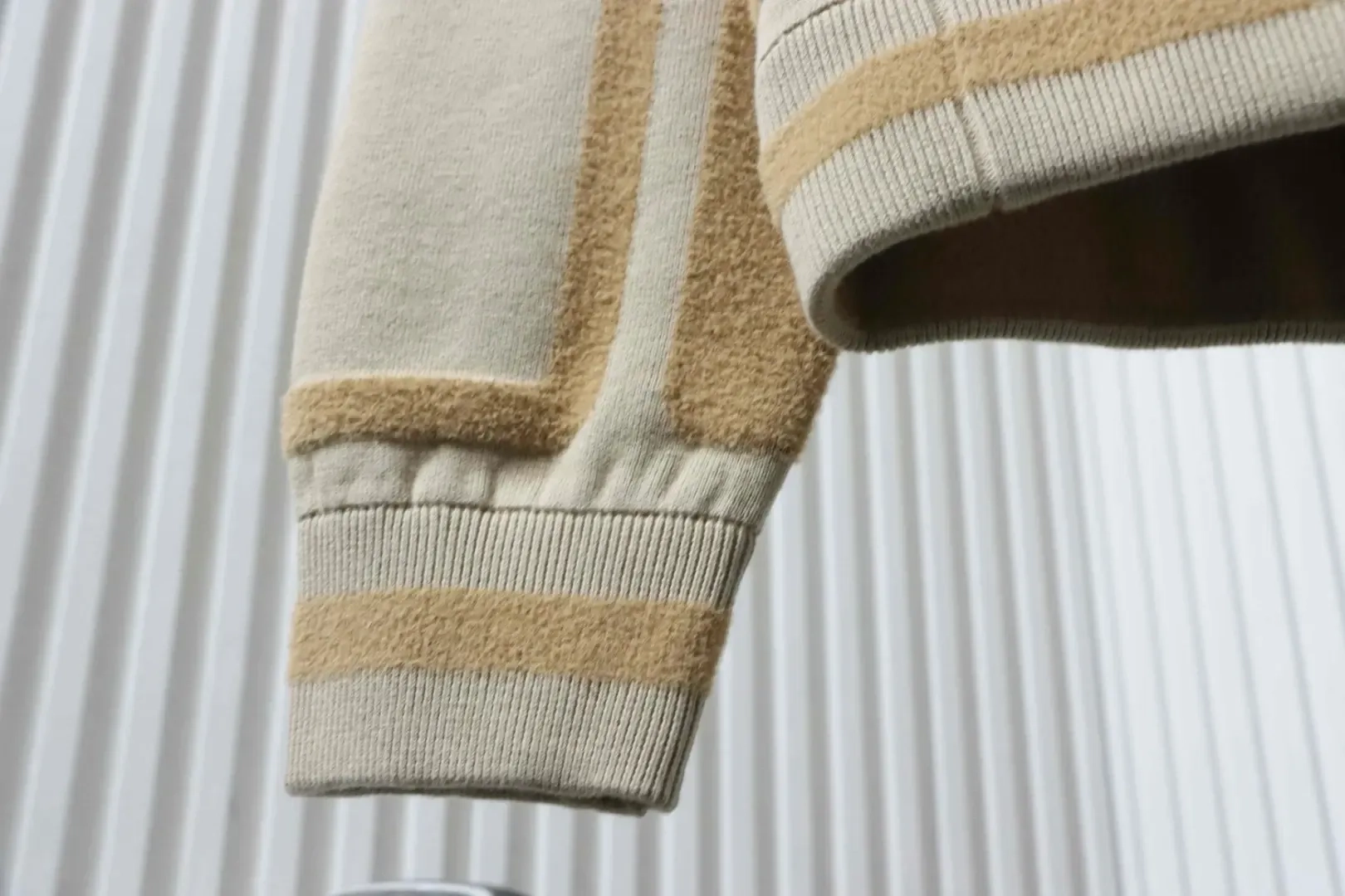 Patchwork Coat Made Of Contrasting Jacquard Fabric - Image 5