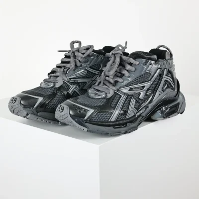 Balenciaga Runner low-top sneakers in black and grey - etkick reps au