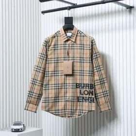 Checkered cotton long-sleeved shirt with printed letter at the hem