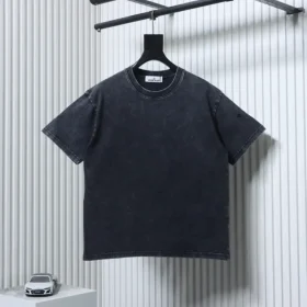 New, summery short-sleeved T-shirt in a used look