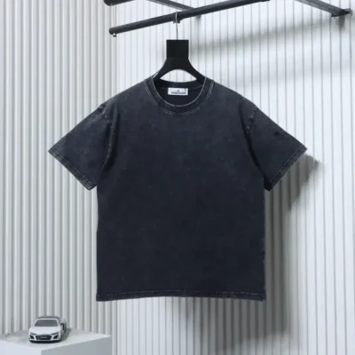 New, summery short-sleeved T-shirt in a used look