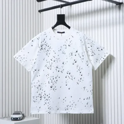 Short-sleeved T-shirt with water droplet logo