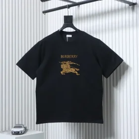 Short-sleeved shirt with embroidered knight motif in equestrian style