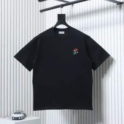 Short-sleeved shirt with floral embroidered logo
