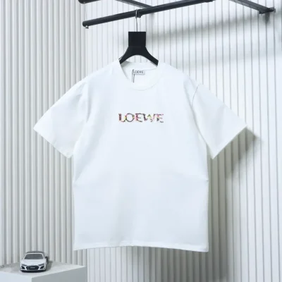 Short-sleeved shirt with rainbow logo embroidery