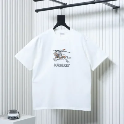 Short-sleeved shirt with sketched check pattern and embroidered war horse motif