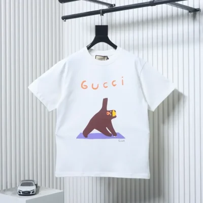 Short-sleeved white shirt with cartoon motif