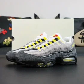 UNDEFEATED × Nike Air Max 95 SP Shanghai Exclusive - Grey Yellow